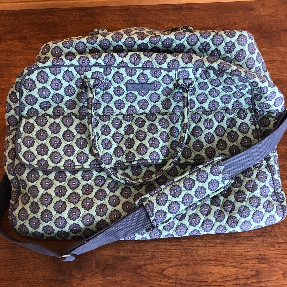 Vera Bradley weekend traveler bag